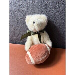 Boyd's Bears #903050 JOHNNY B TOUCHDOWN 8" PLUSH 2003 w/ Football
